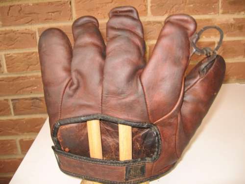 Waite Hoyt D&M G8 Back